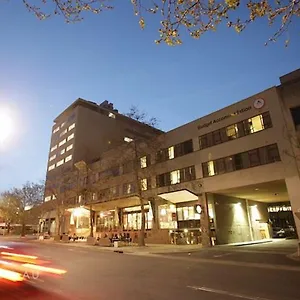 https://canberra-city-yha.hotels-canberra.com